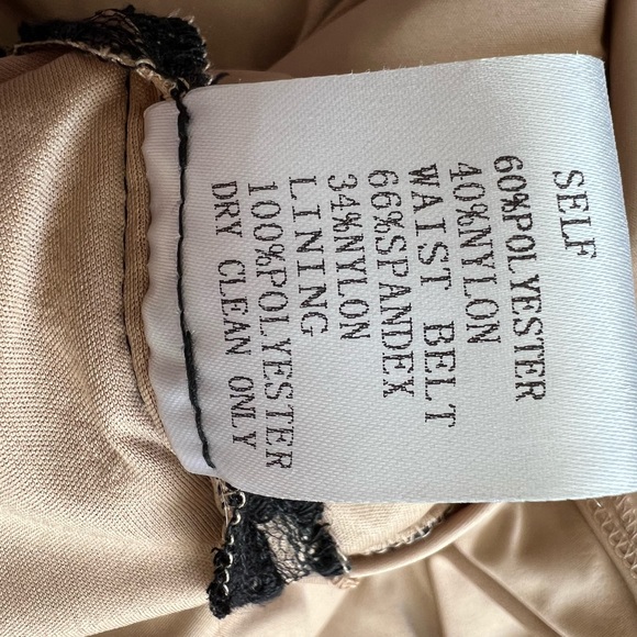 Tadashi Shoji off the shoulder maxi dress, like new condition. Size 14 - Picture 6 of 7